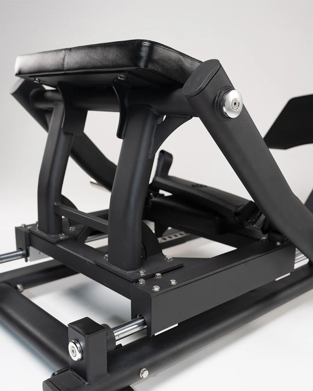 Skelcore Pro Plus Series Hip Glute Machine