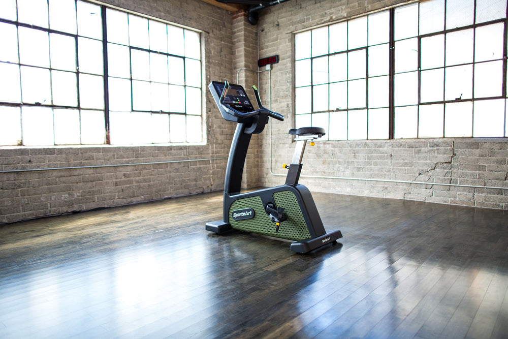 SportsArt G576U Status ECO-POWR™ Upright Cycle – Self‑Powered Commercial Bike with Enhanced Comfort & Durability
