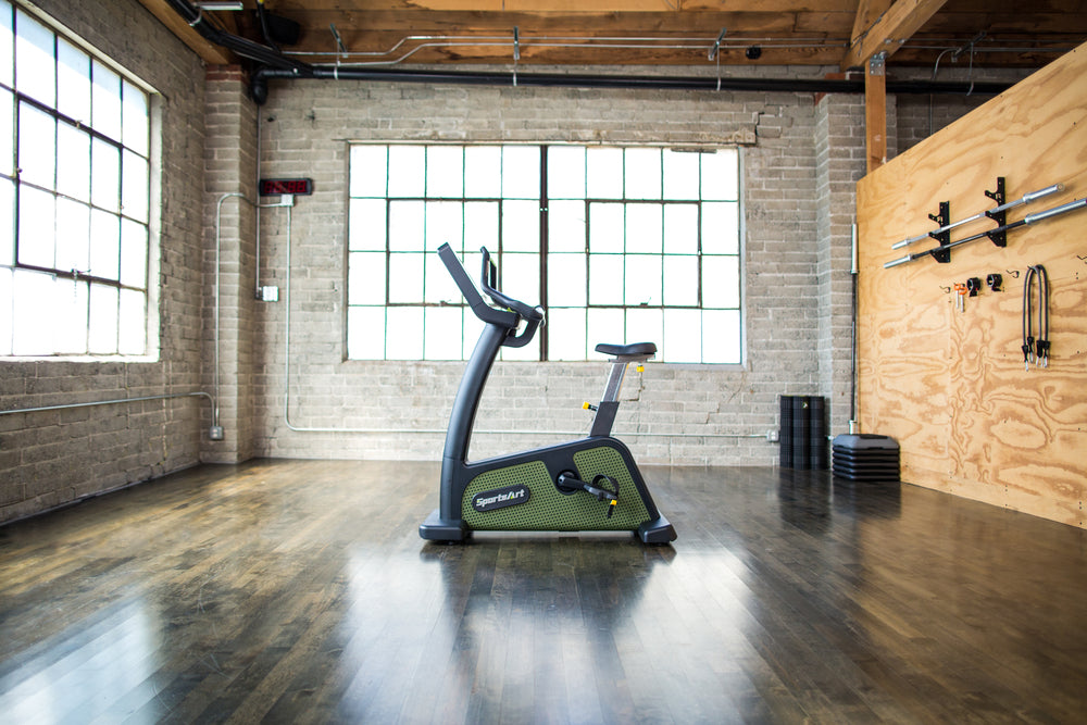 SportsArt G576U Status ECO-POWR™ Upright Cycle – Self‑Powered Commercial Bike with Enhanced Comfort & Durability
