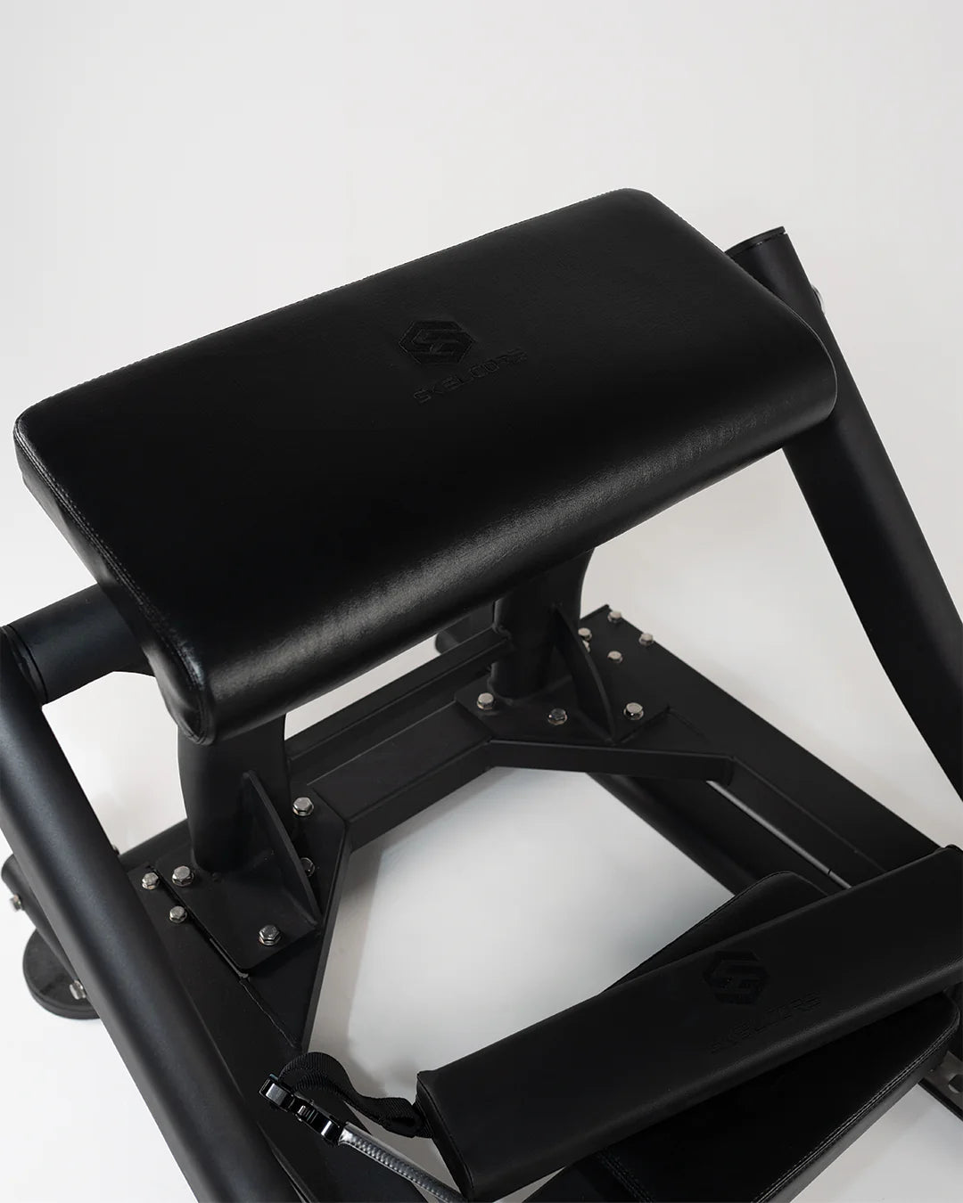 Skelcore Pro Plus Series Hip Glute Machine