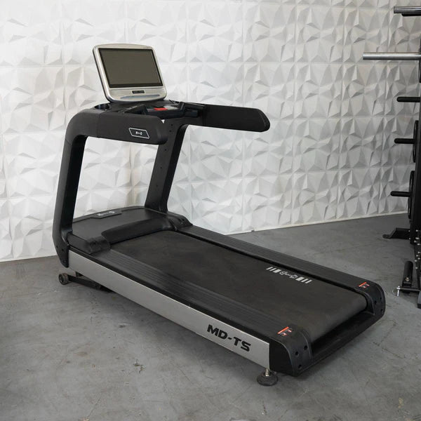 Touch Screen Commercial Treadmill - Muscle D Fitness - Deluxe Touch Screen Commercial Treadmill