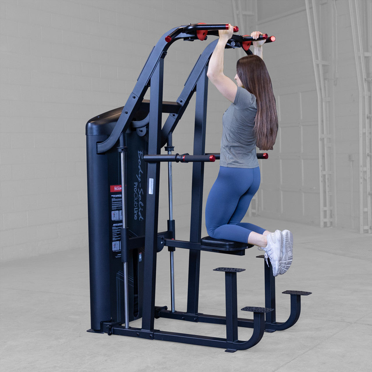 S2ACDX- Pro ClubLine  Vertical Knee Raise