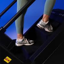 VELTRIX STAIR CLIMBER - TOUCH SCREEN MONITOR